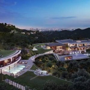 Single Family Home/House in Beverly Hills, CA